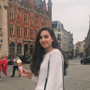 Meet your Posher, Lily